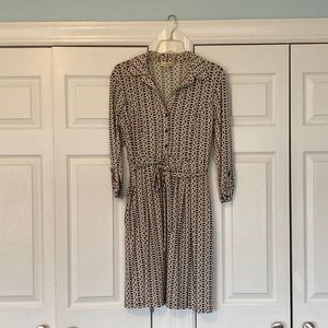 Kenar casual/business dress.